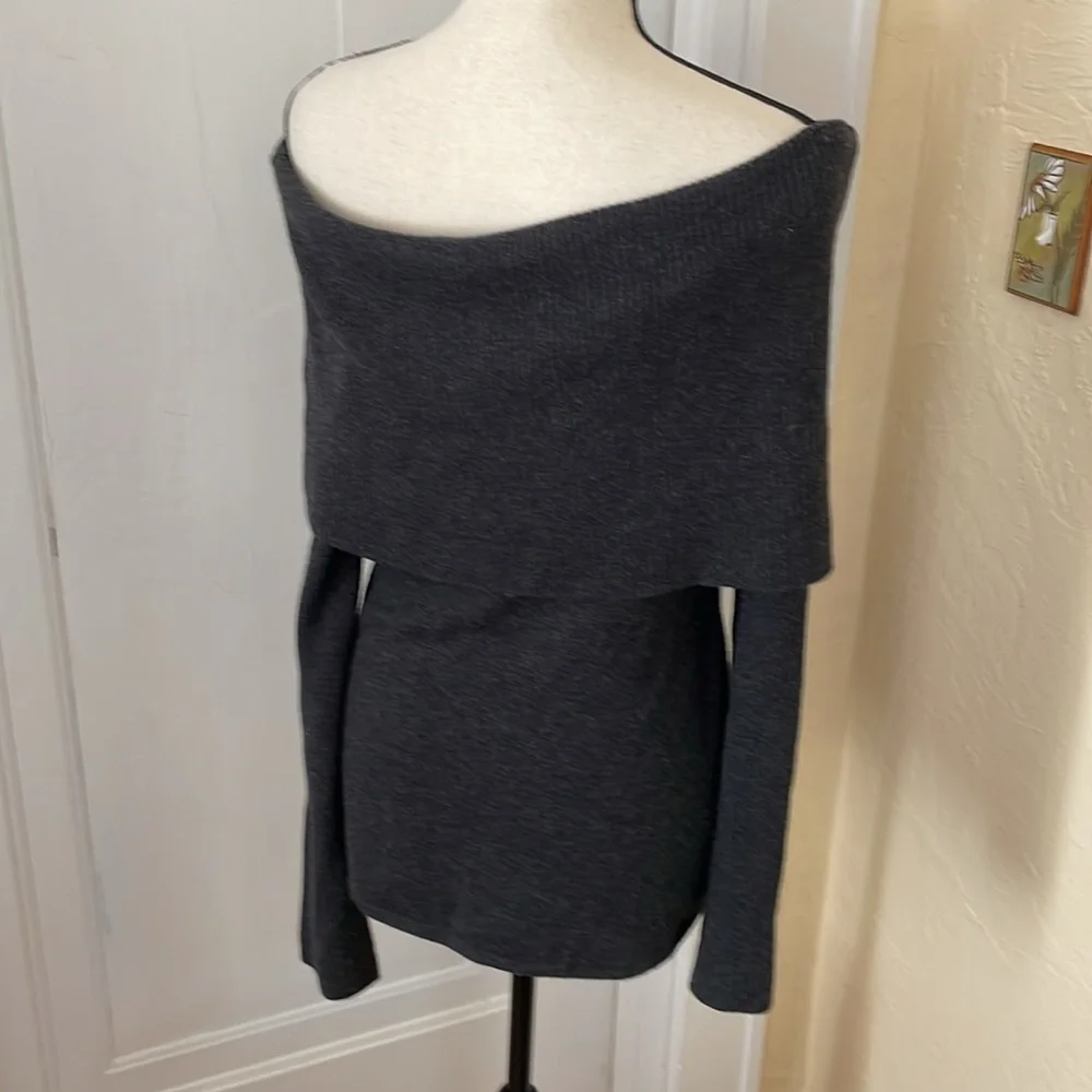 Kimora Lee Simmons Off‎ The Shoulder Charcoal Gray Wool/Cashmere NWOT Sweater L